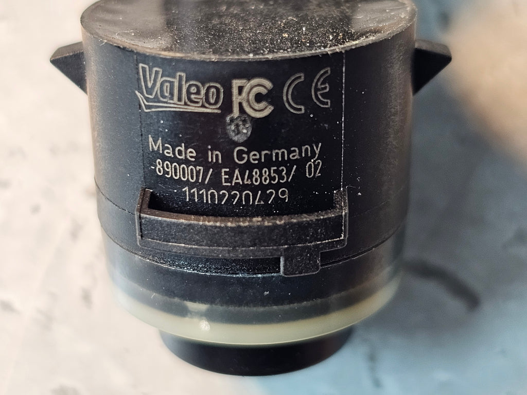 GENUINE VALEO PARKING DISTANCE SENSOR AUDI/VW 890007 EA48853