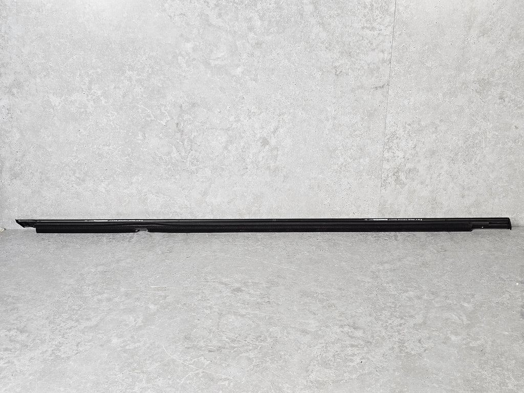 BENTLEY BENTAYGA 2016-2020 TRIM STRIP FOR WAISTLINE 36A853077