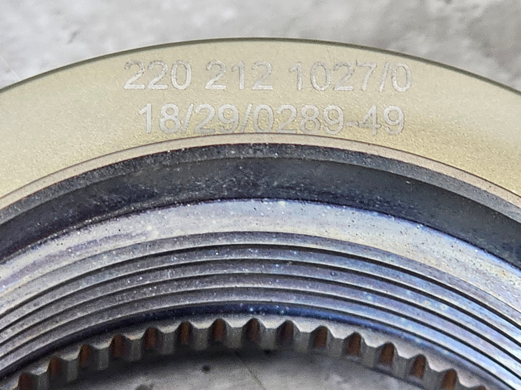 MCLAREN CENTRE LOCK WHEEL NUT, RH 15BA239CP