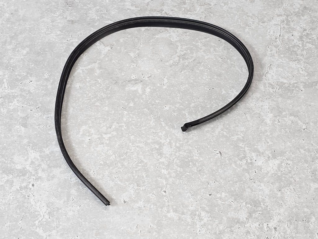 MCLAREN SEAL QTR GLASS FINISHER LH 13A5310CP