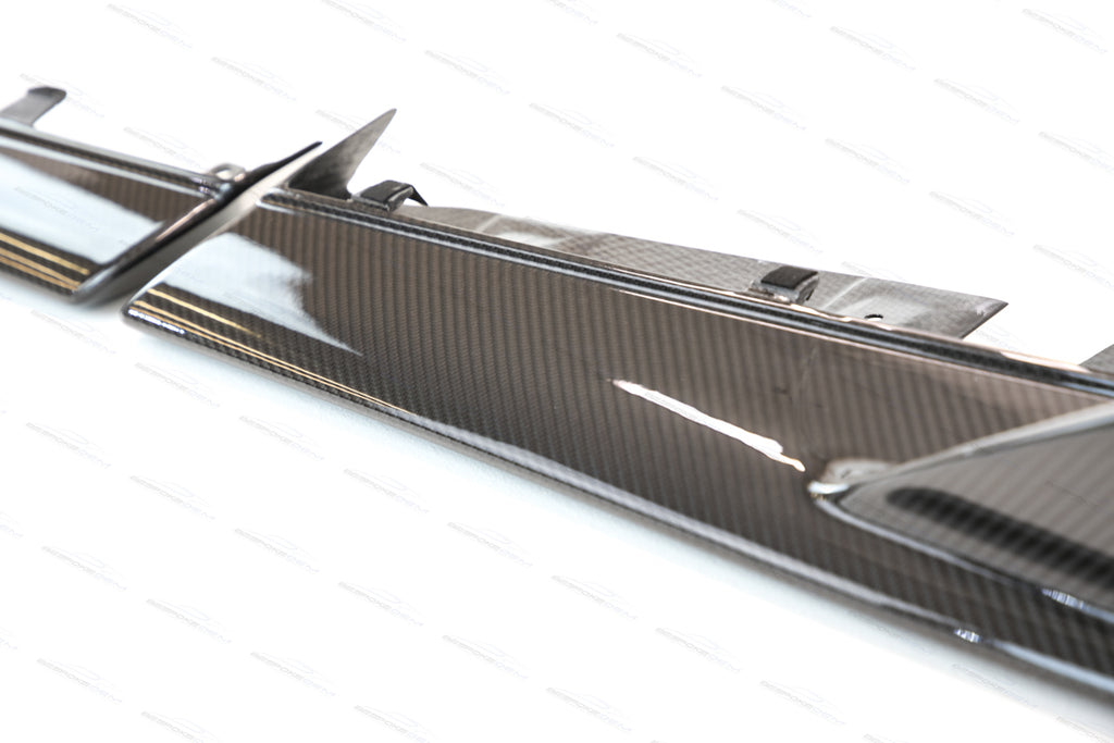 MCLAREN 600LT VISABLE CARBON FIBRE SIDE SKIRTS SET (COMPLETE)